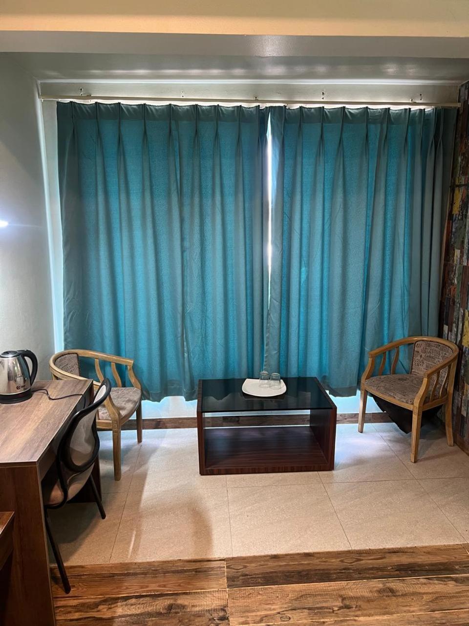 Hotel Raj Shikhar Удджайн Экстерьер фото